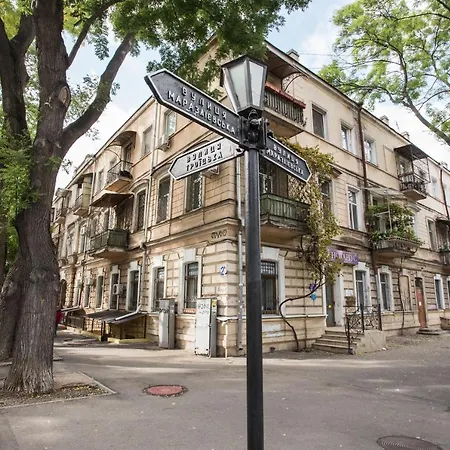 Apartment Opposite Shevchenko Park Odesa