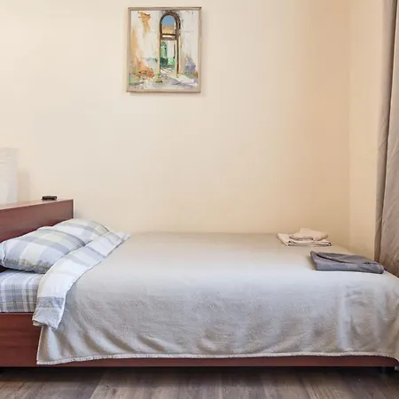 Apartment Opposite Shevchenko Park *