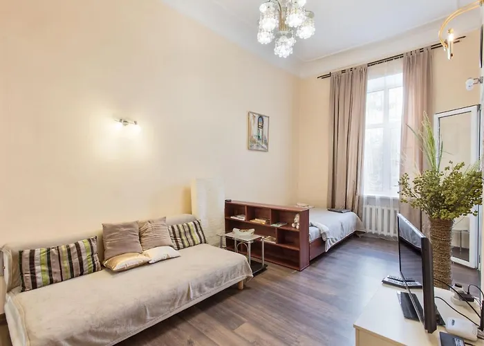 Opposite Shevchenko Park Apartment Odesa