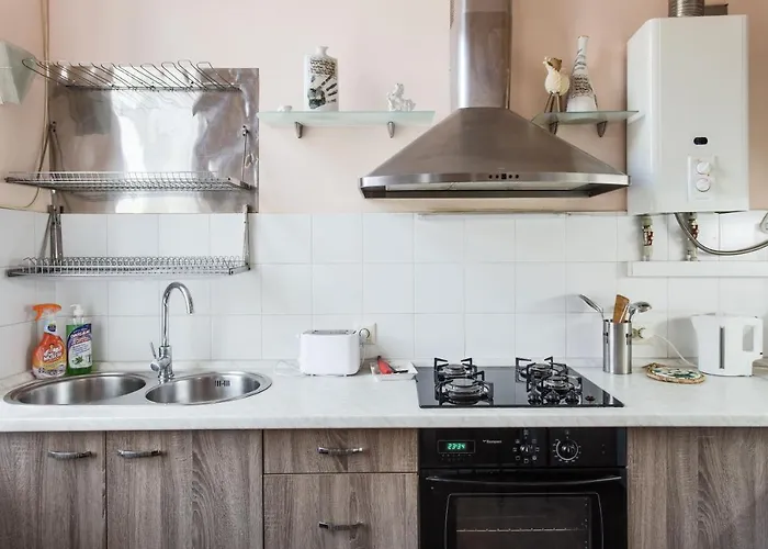 Opposite Shevchenko Park Апартаменты Одесса